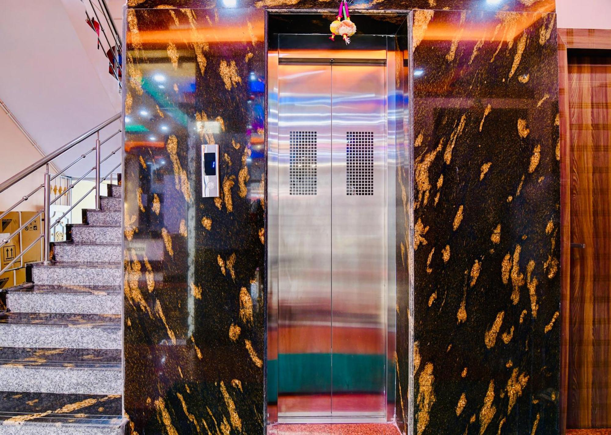Hotel Kanan Inn Kalkuta Zewnętrze zdjęcie